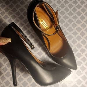 Pointed heels